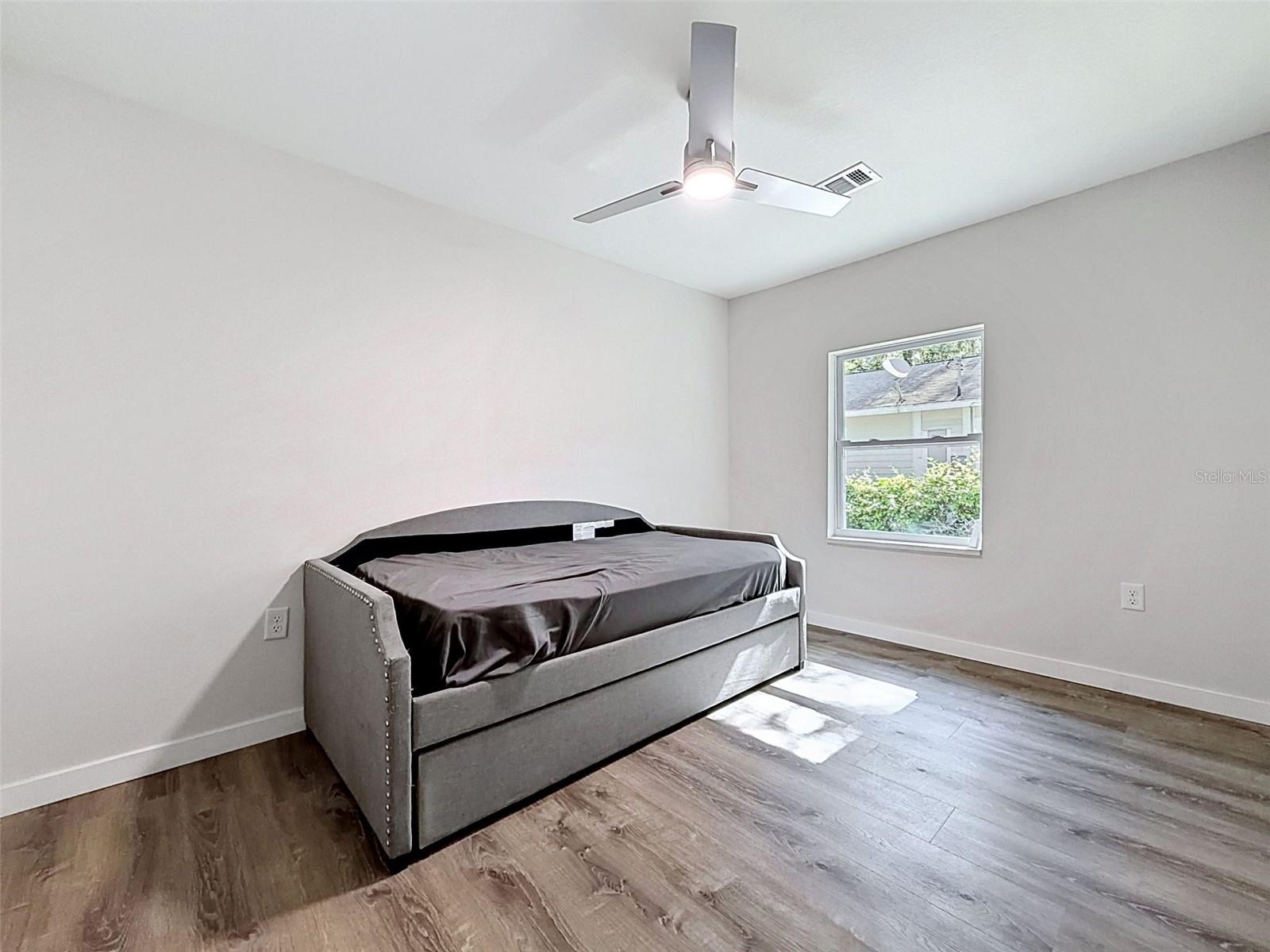 CRYSTAL PARK - Residential