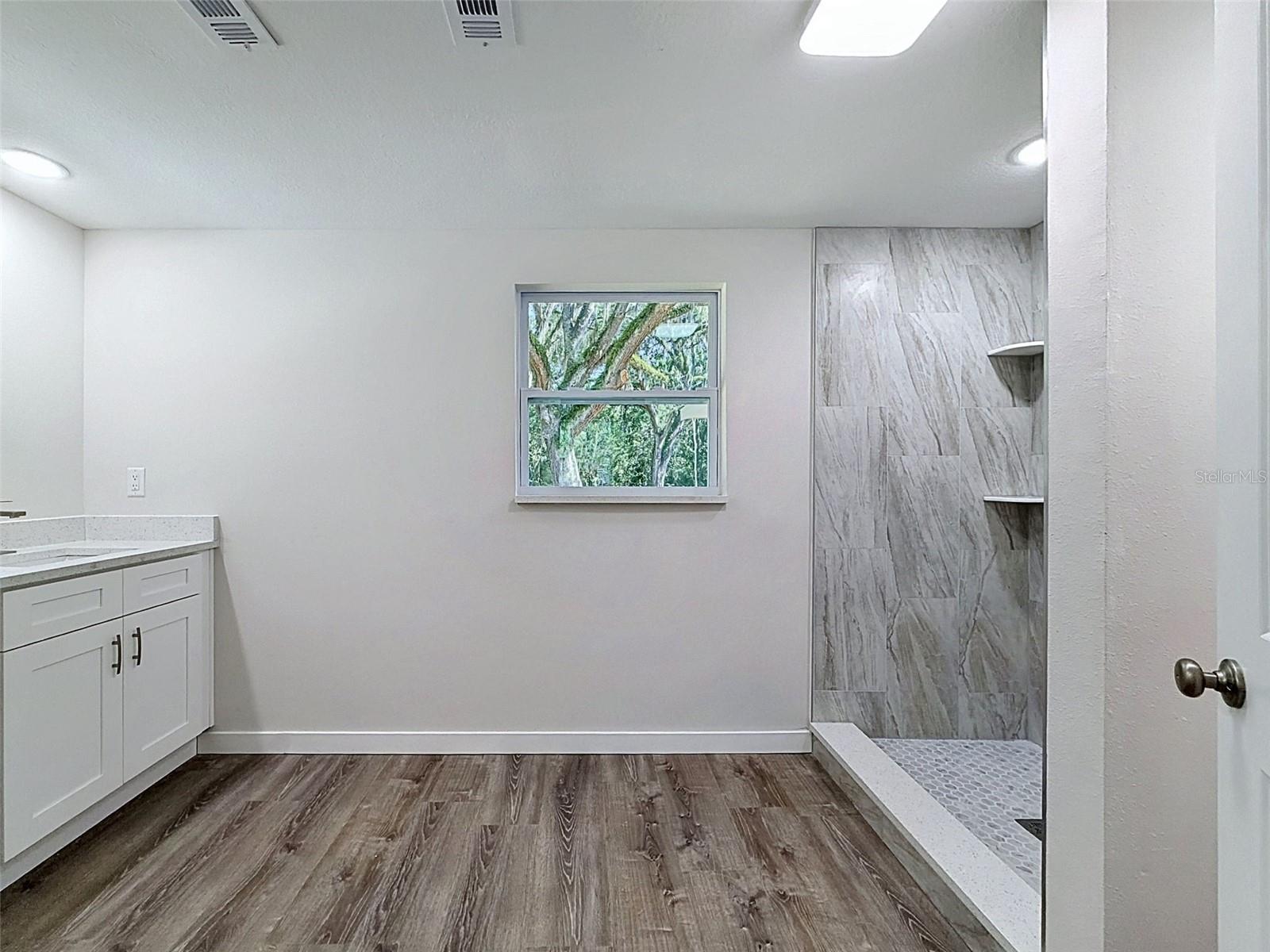 CRYSTAL PARK - Residential