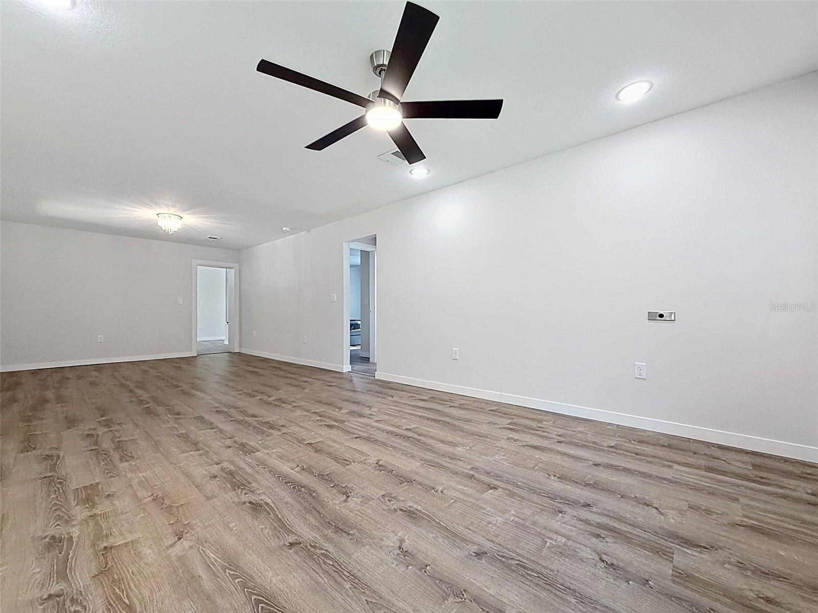 CRYSTAL PARK - Residential