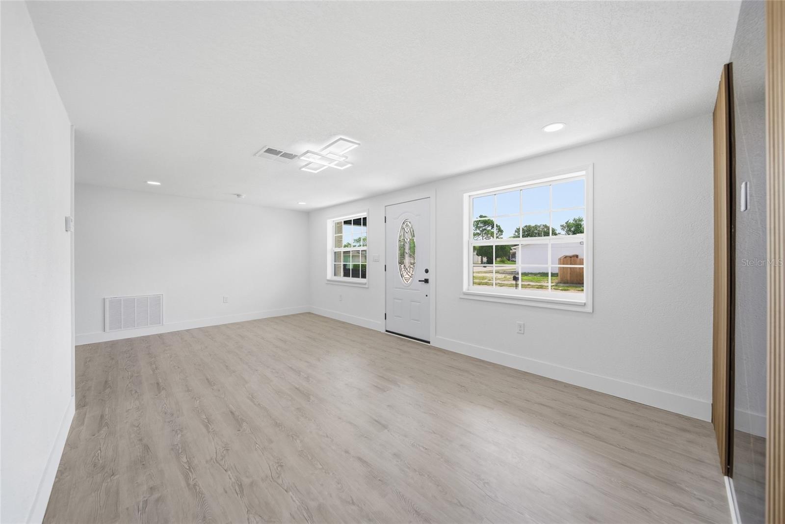 HILLANDALE - Residential
