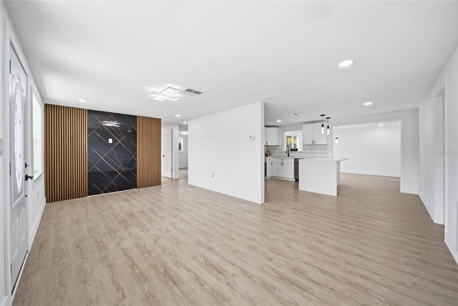 HILLANDALE - Residential