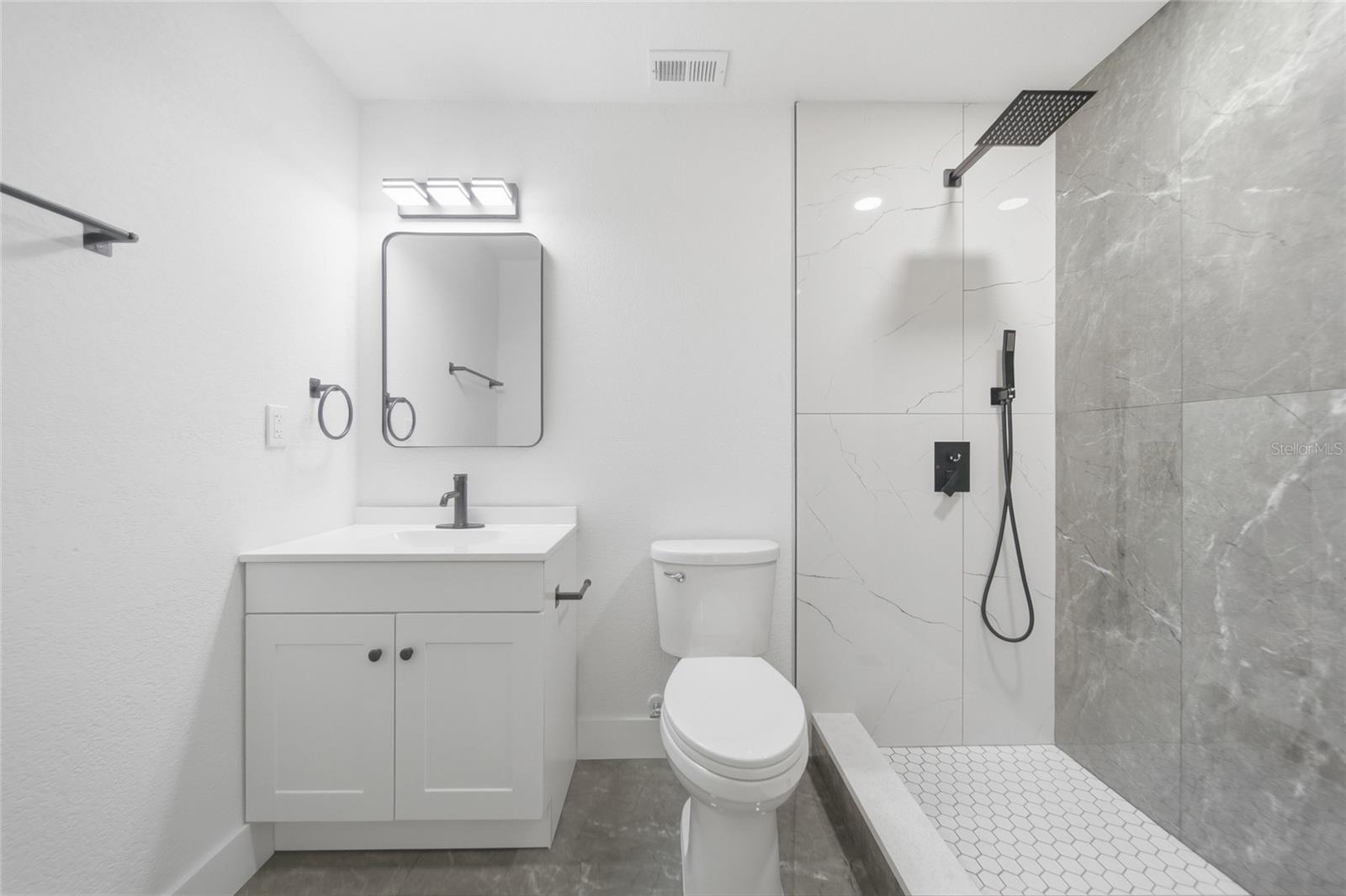 HILLANDALE - Residential