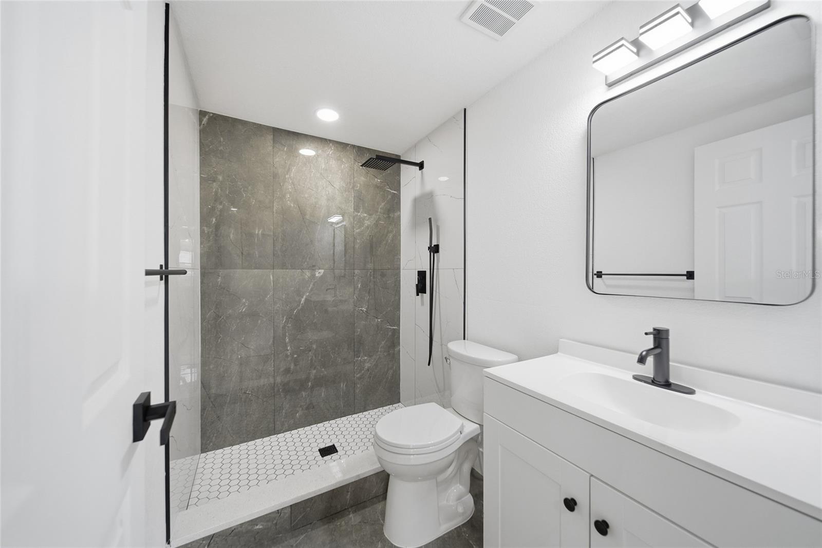 HILLANDALE - Residential