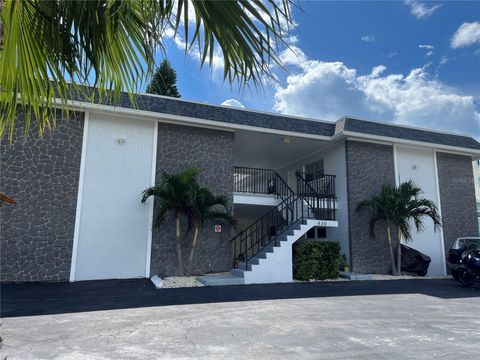 Photo of 430 Larboard Way #6, Clearwater Beach, FL 33767 (MLS # TB8462185)