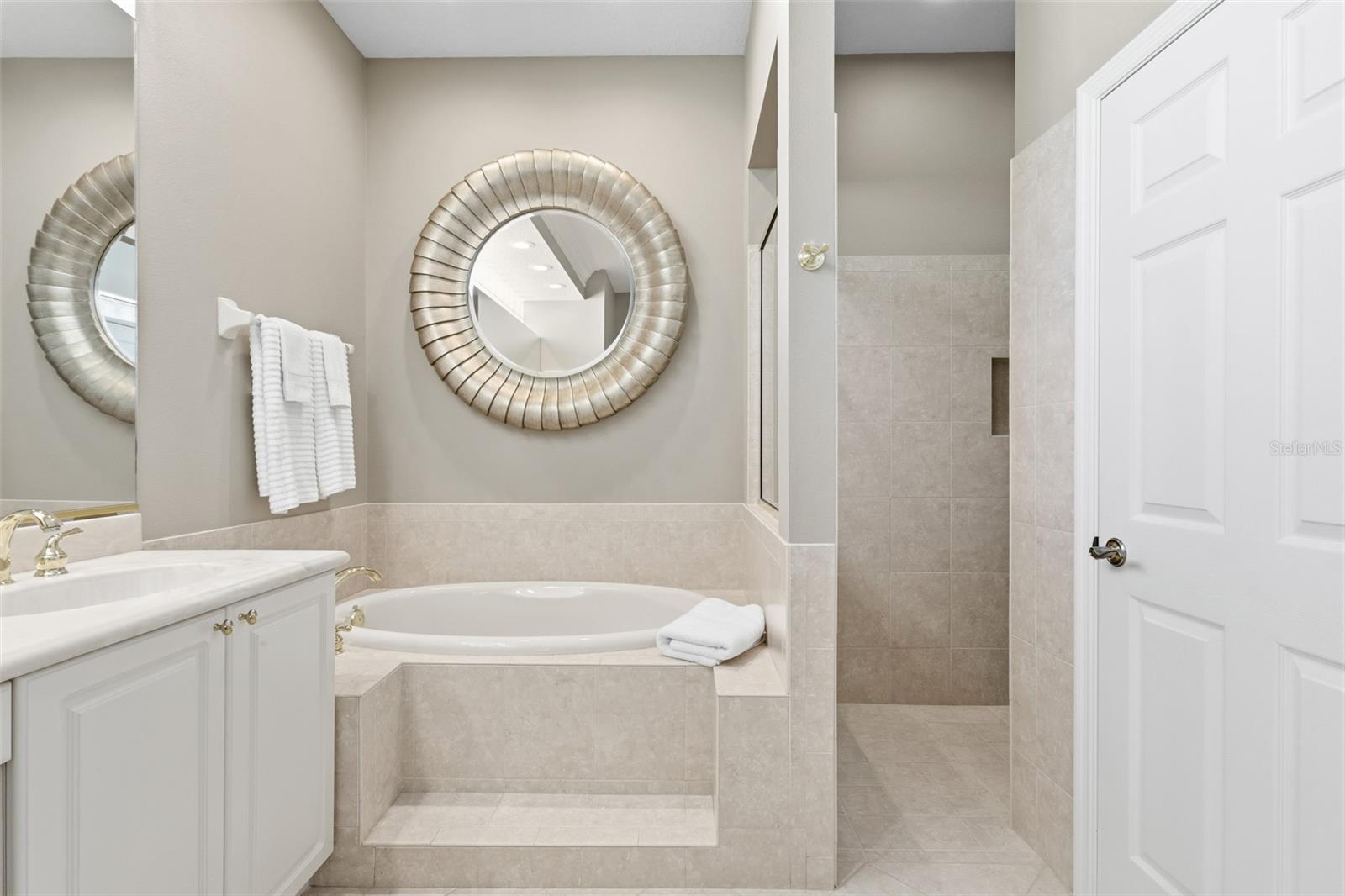 ROSEDALE 11 - Residential