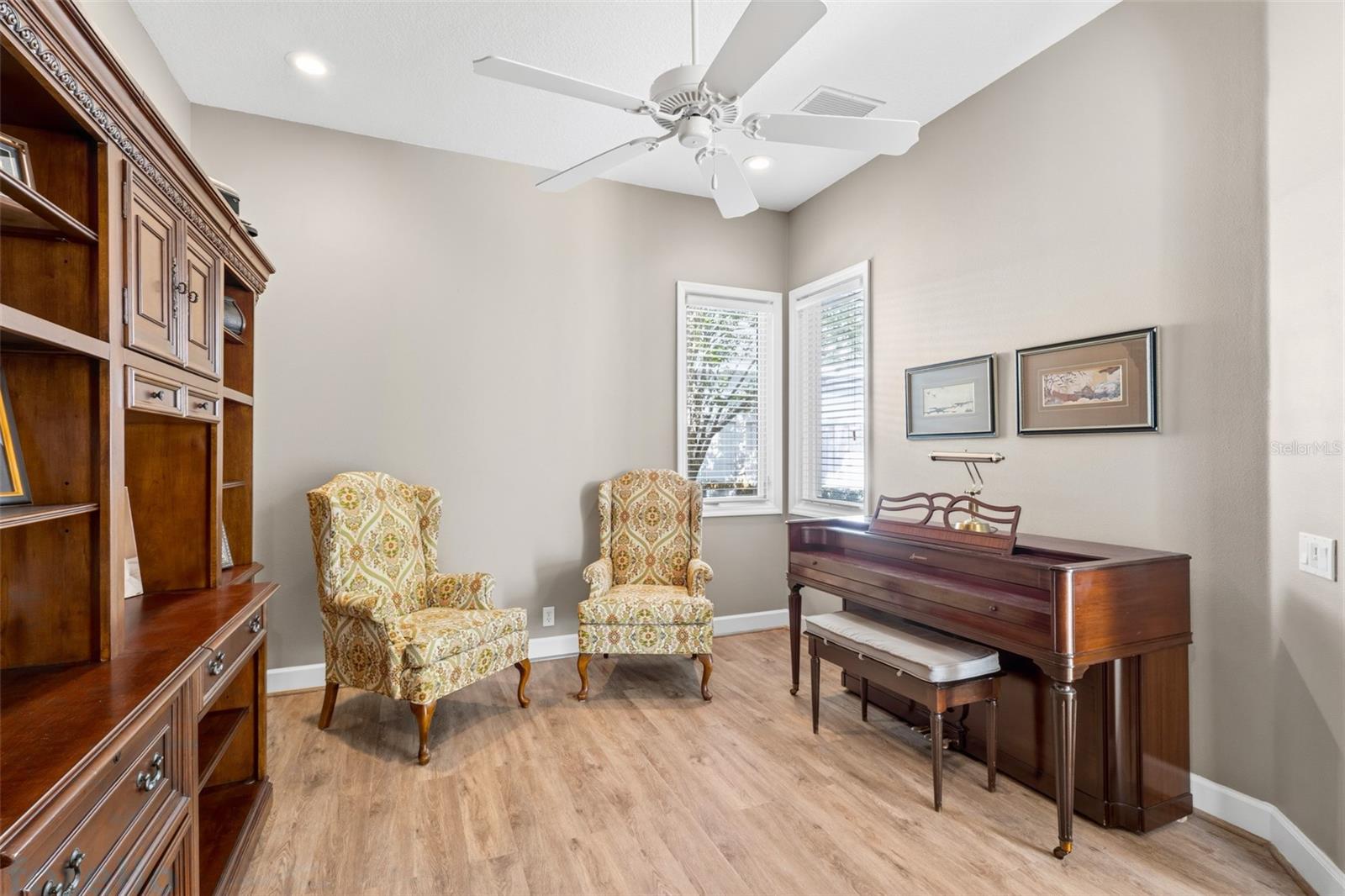 ROSEDALE 11 - Residential