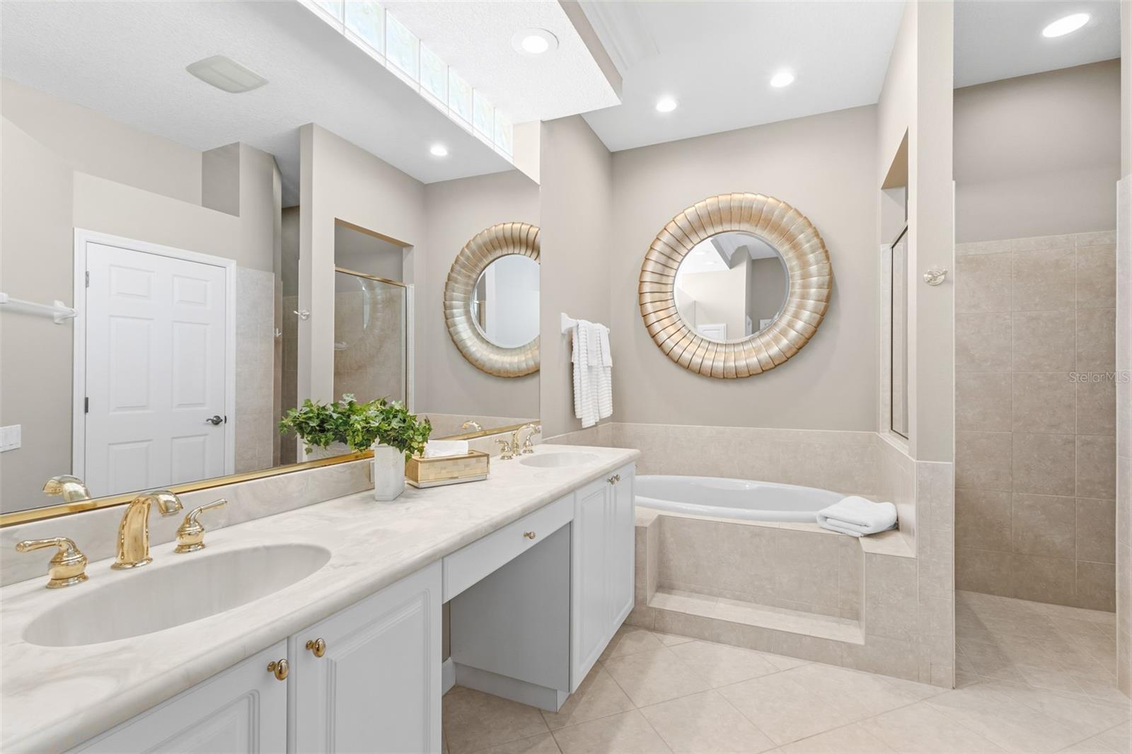 ROSEDALE 11 - Residential