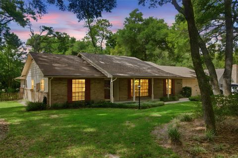 Photo of 544 Black Ironwood Drive, Deland, FL 32724 (MLS # V4948715)