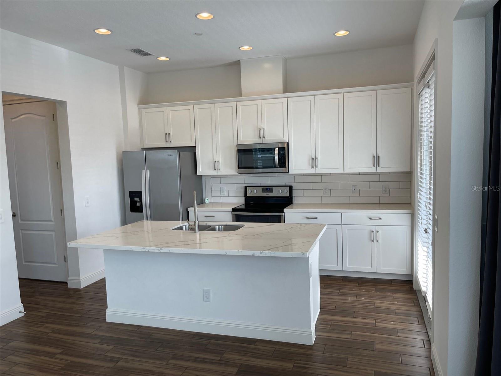 LAUREATE PARK NBRHD CENTER PH 1 - Residential Lease