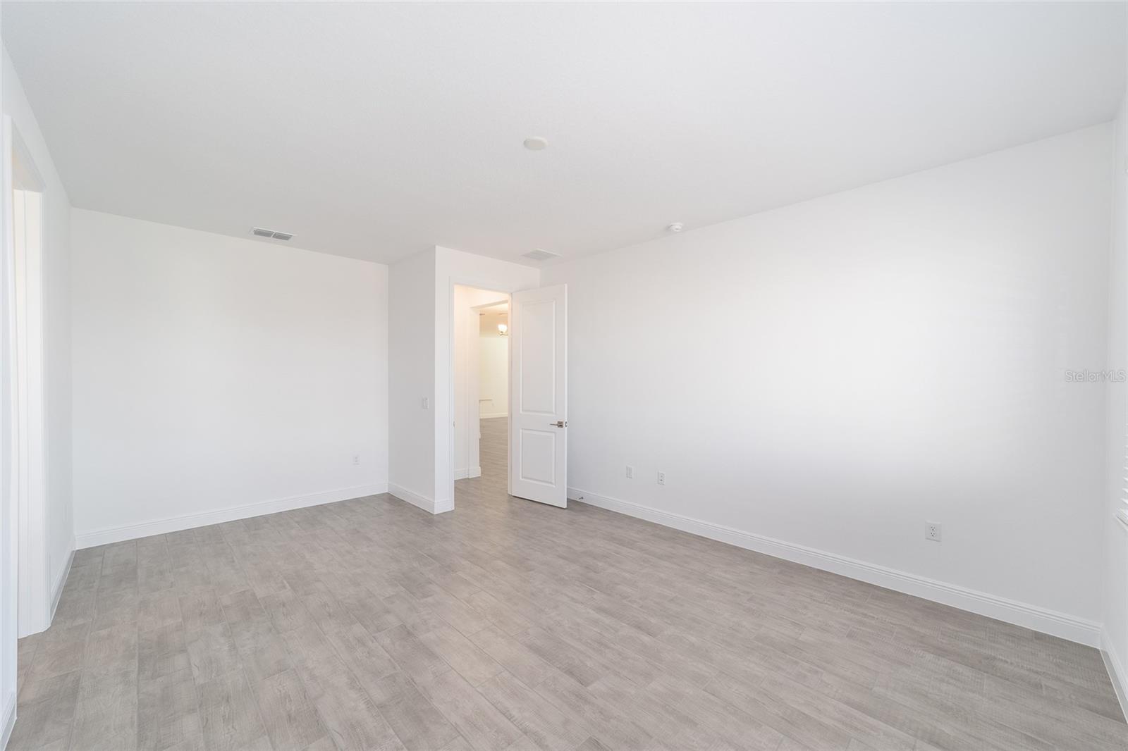 ON TOP OF THE WORLD - Residential