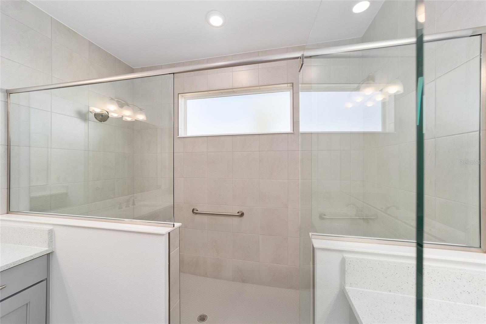 ON TOP OF THE WORLD - Residential