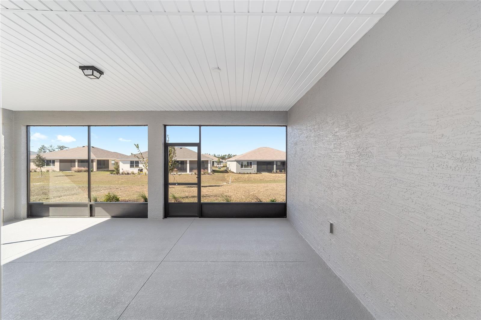 ON TOP OF THE WORLD - Residential