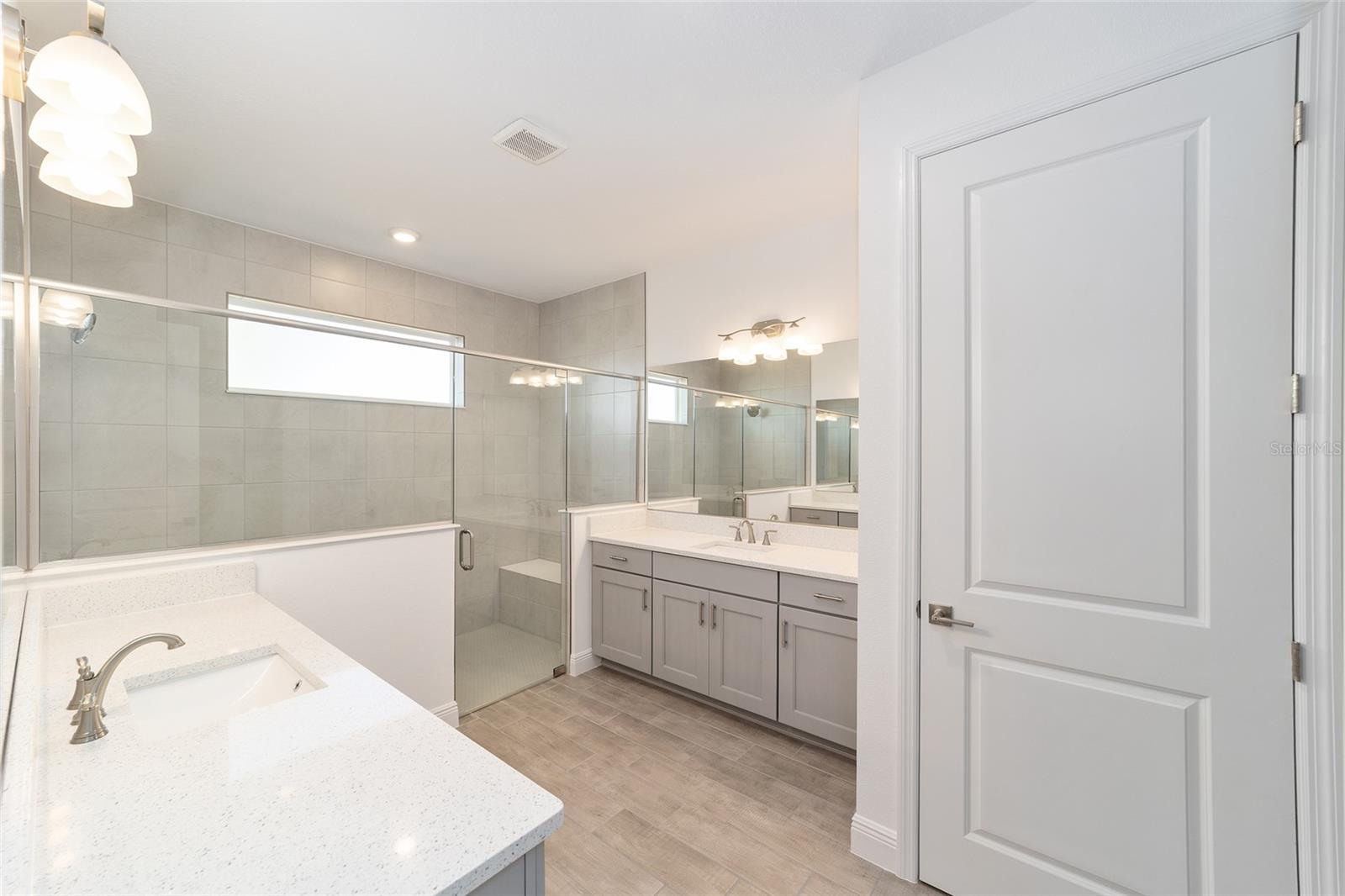 ON TOP OF THE WORLD - Residential