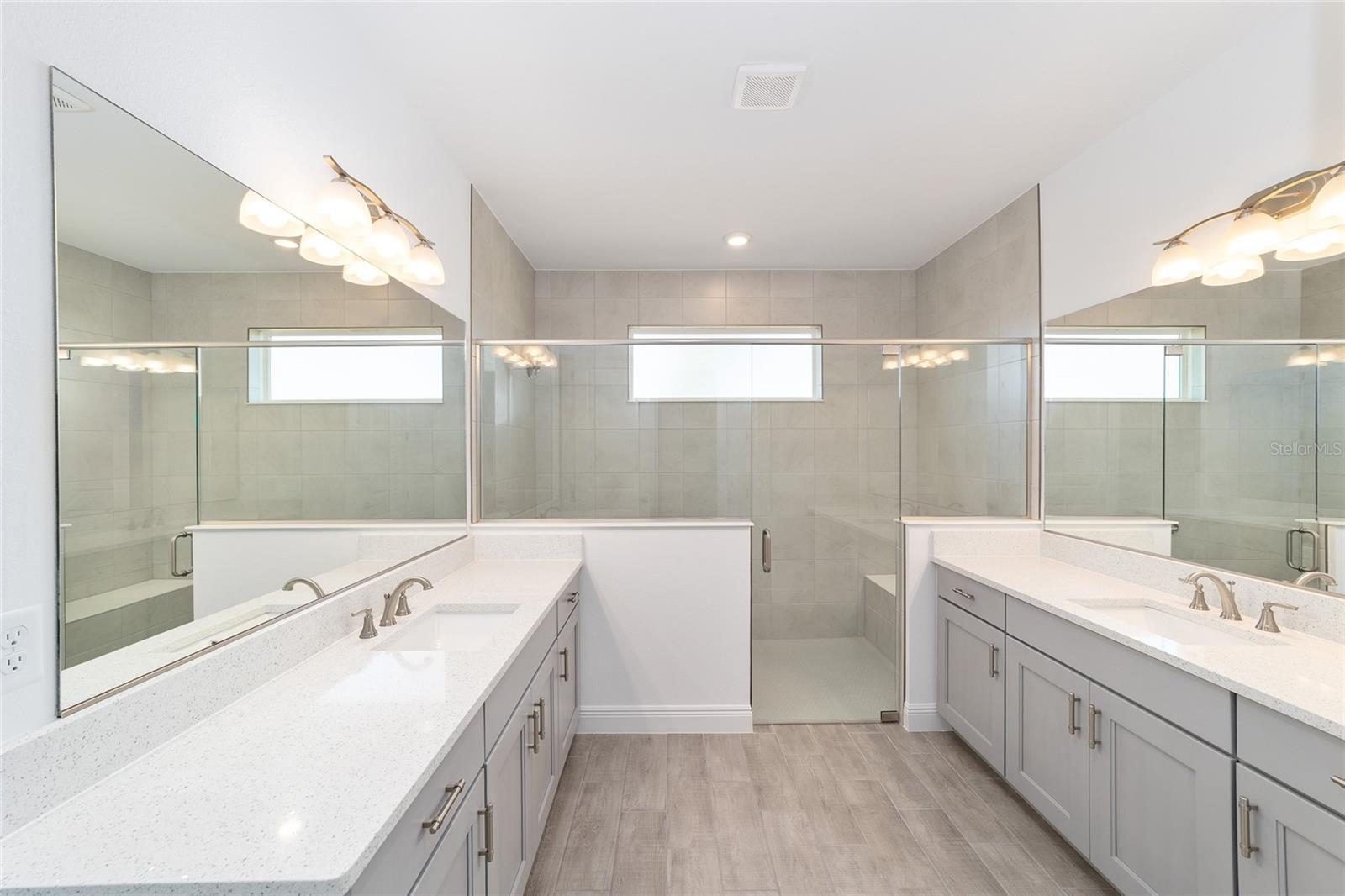 ON TOP OF THE WORLD - Residential