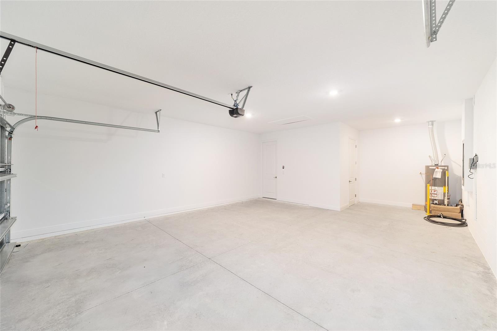 ON TOP OF THE WORLD - Residential