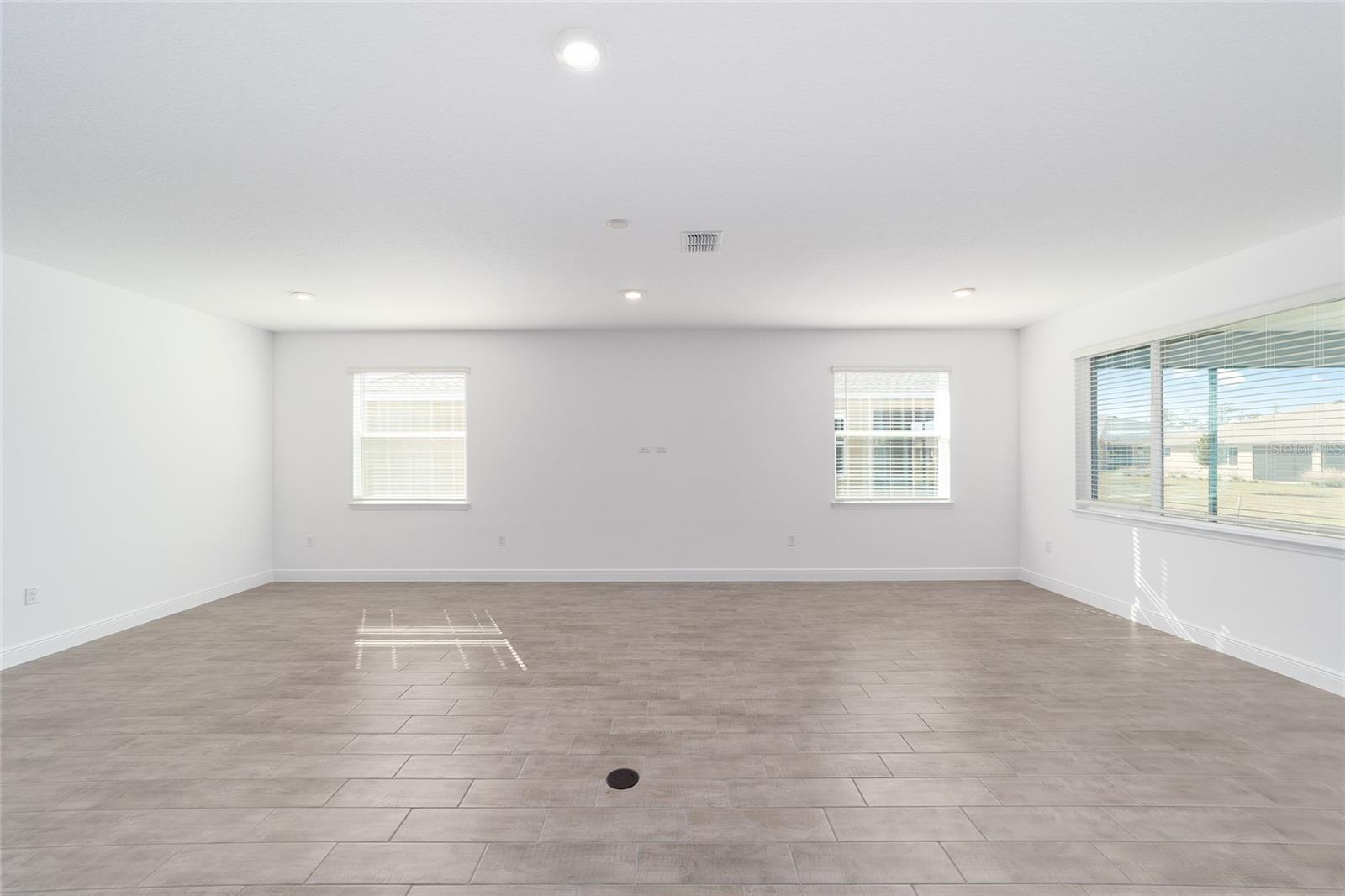 ON TOP OF THE WORLD - Residential