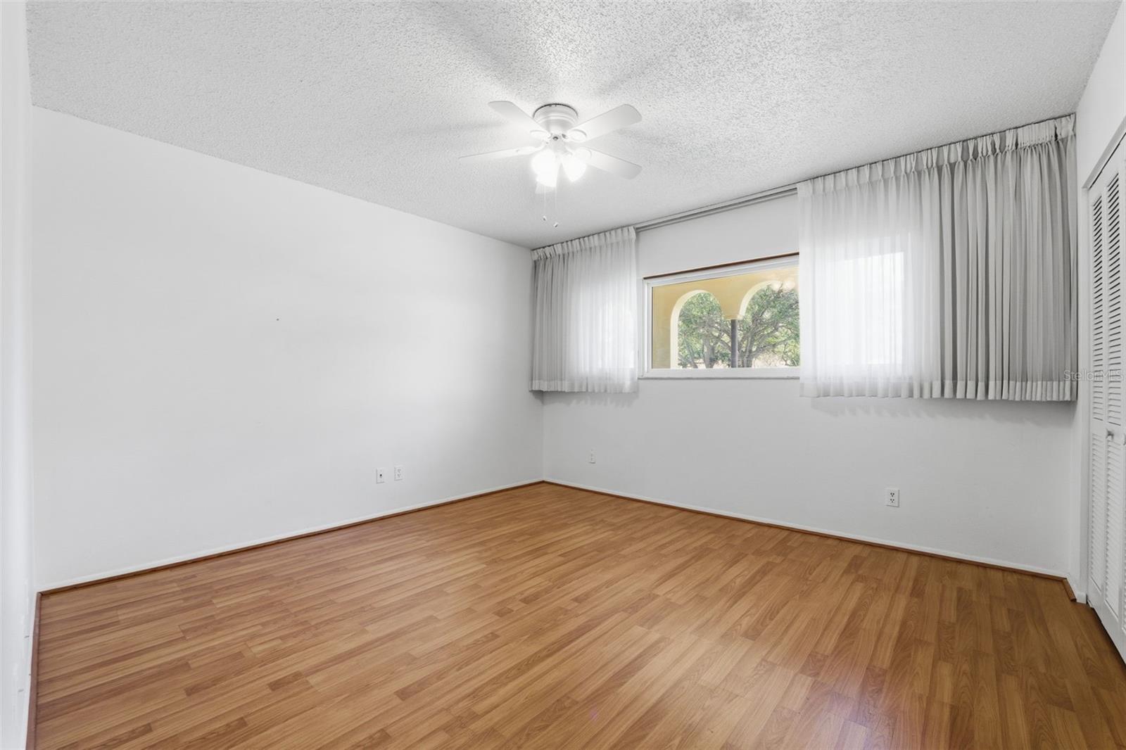 ON TOP OF THE WORLD - Residential