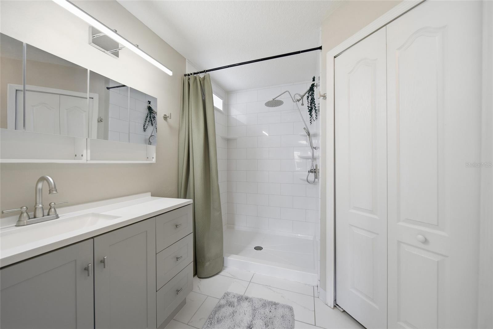 LAKESIDE TR A1 - Residential