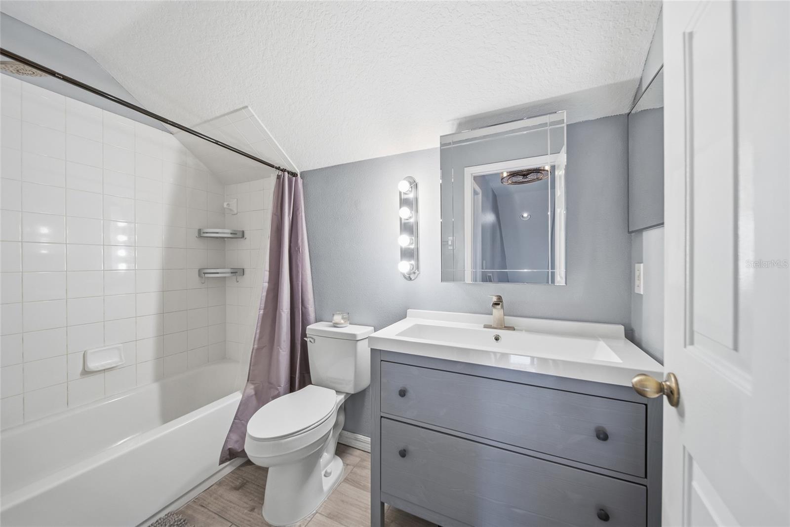 LAKESIDE TR A1 - Residential