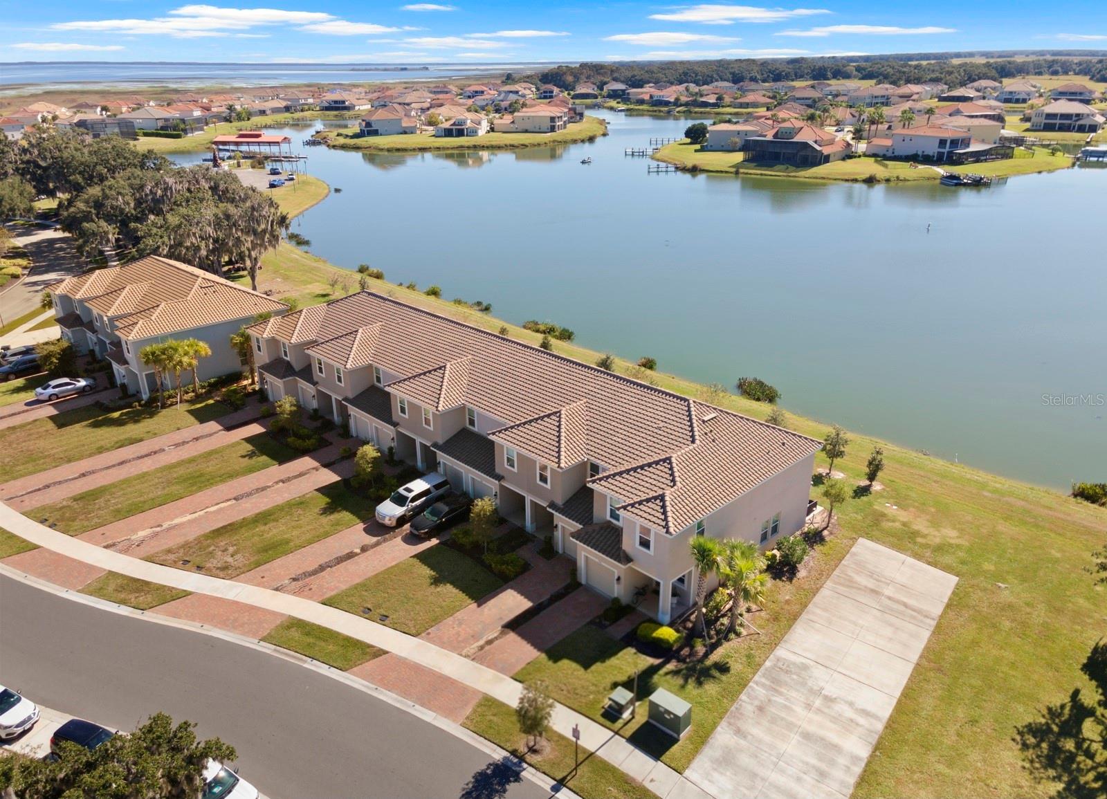 BELLALAGO POD G TOWNHOMES - Residential