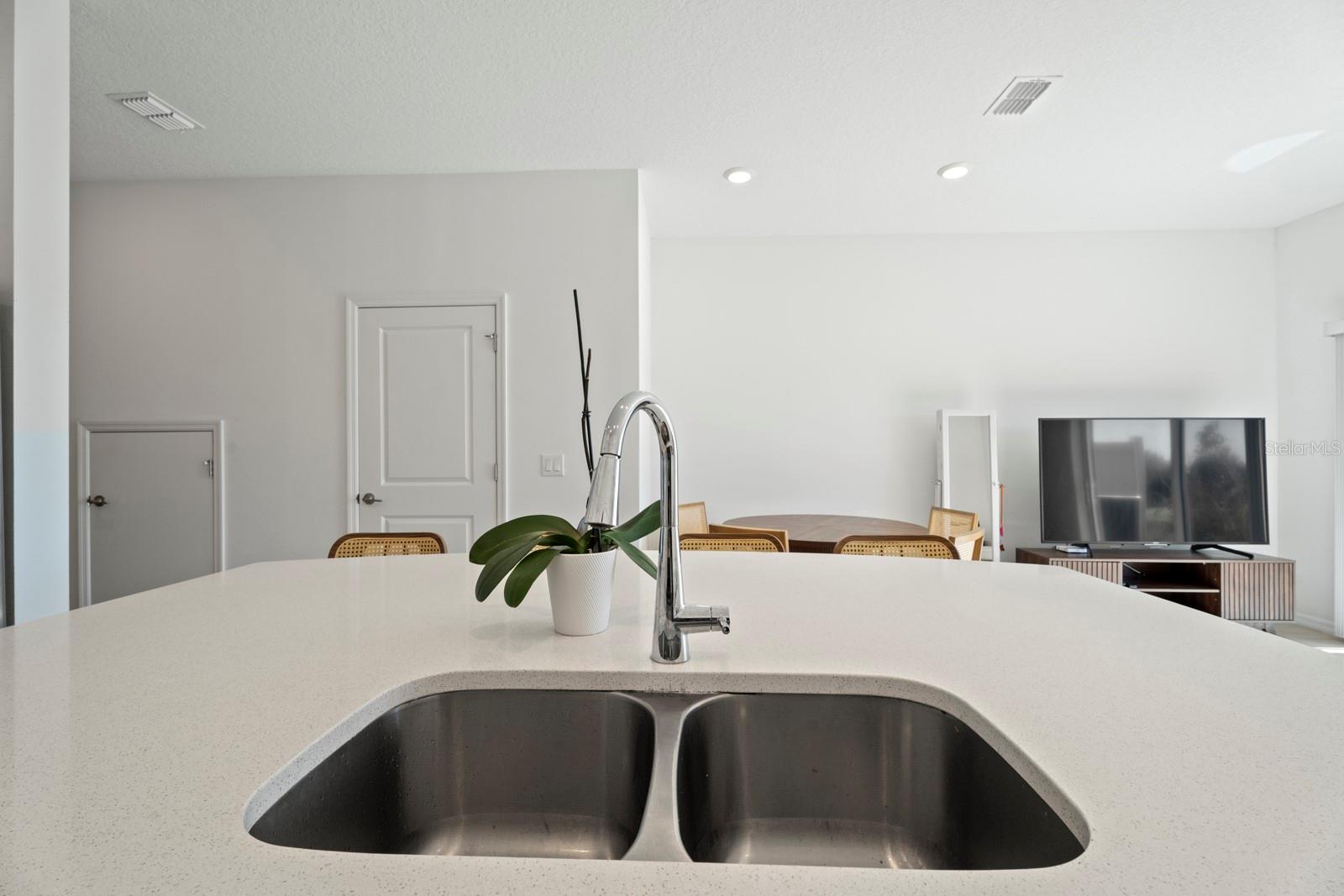 BELLALAGO POD G TOWNHOMES - Residential