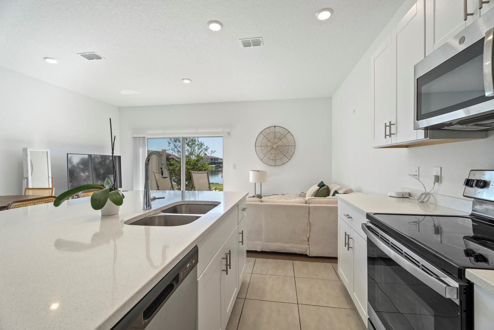 BELLALAGO POD G TOWNHOMES - Residential