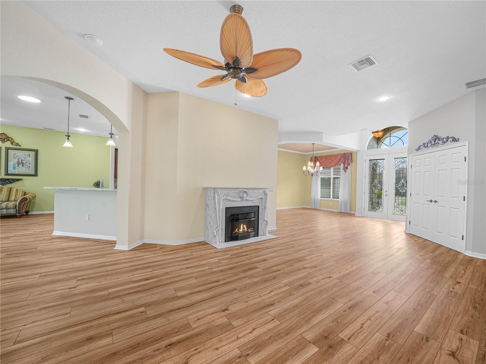 4004 SABLE LOOP DRIVE