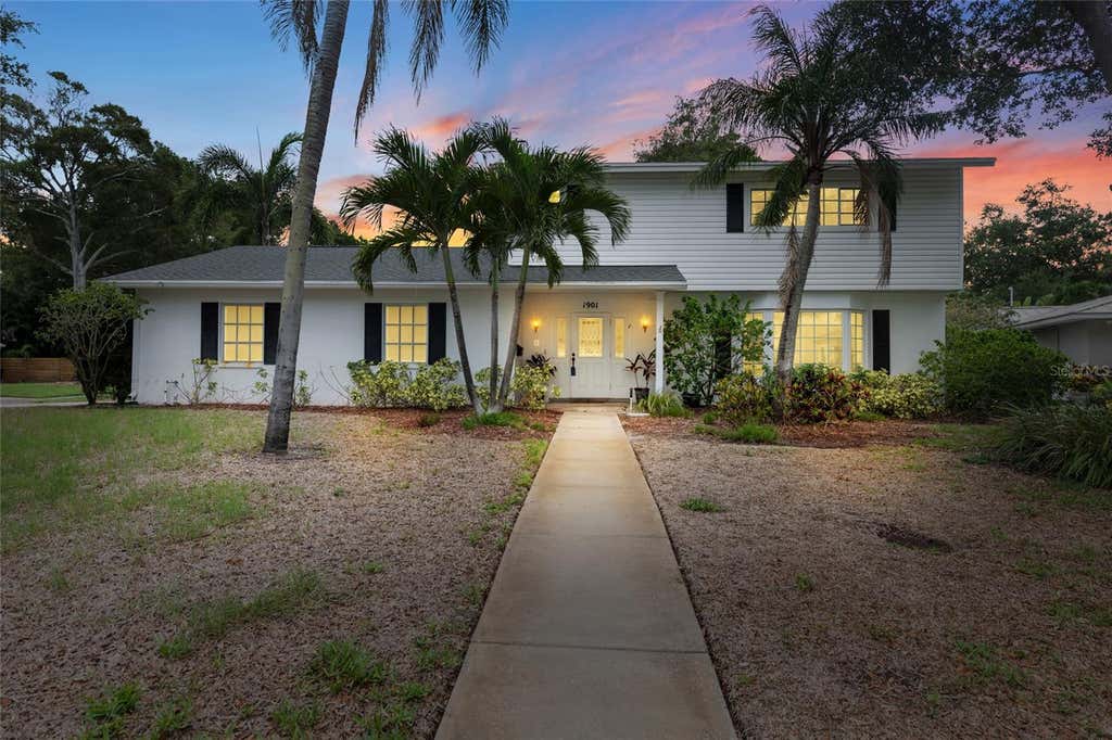 Photo of 1901 Dormieone Road N, St Petersburg, FL 33710 (MLS # TB8532687)