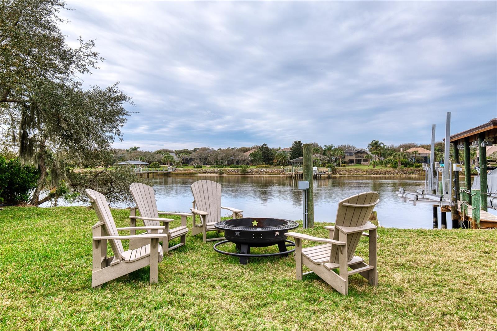 ISLAND ESTATES SUB - Residential