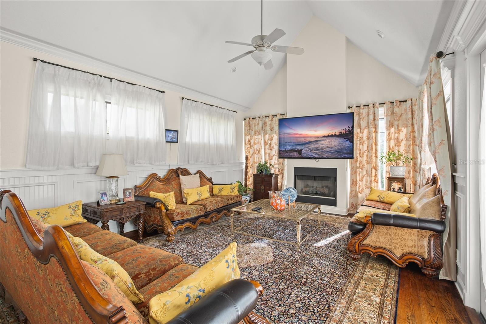 LAKE DOWN CREST - Residential