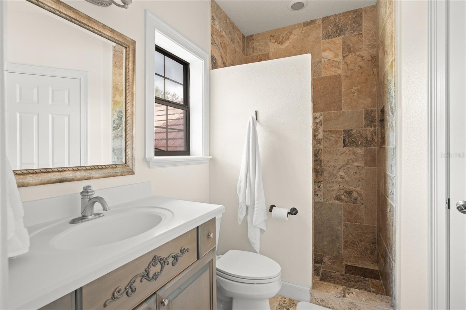 LAKE DOWN CREST - Residential