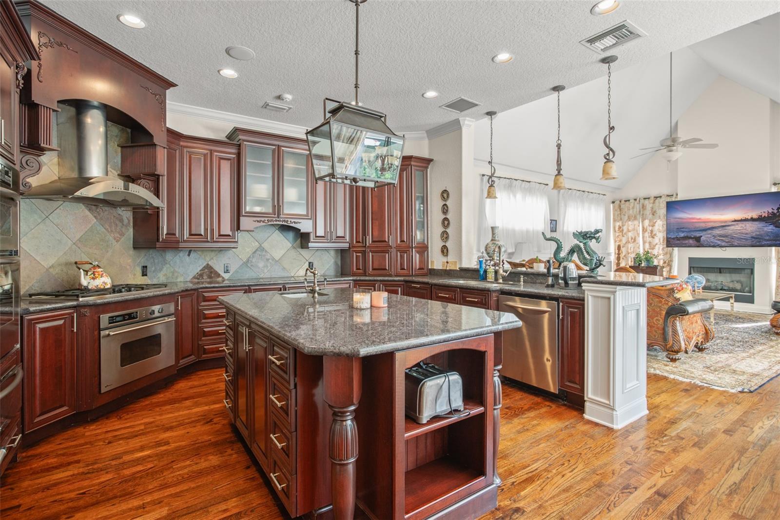 LAKE DOWN CREST - Residential