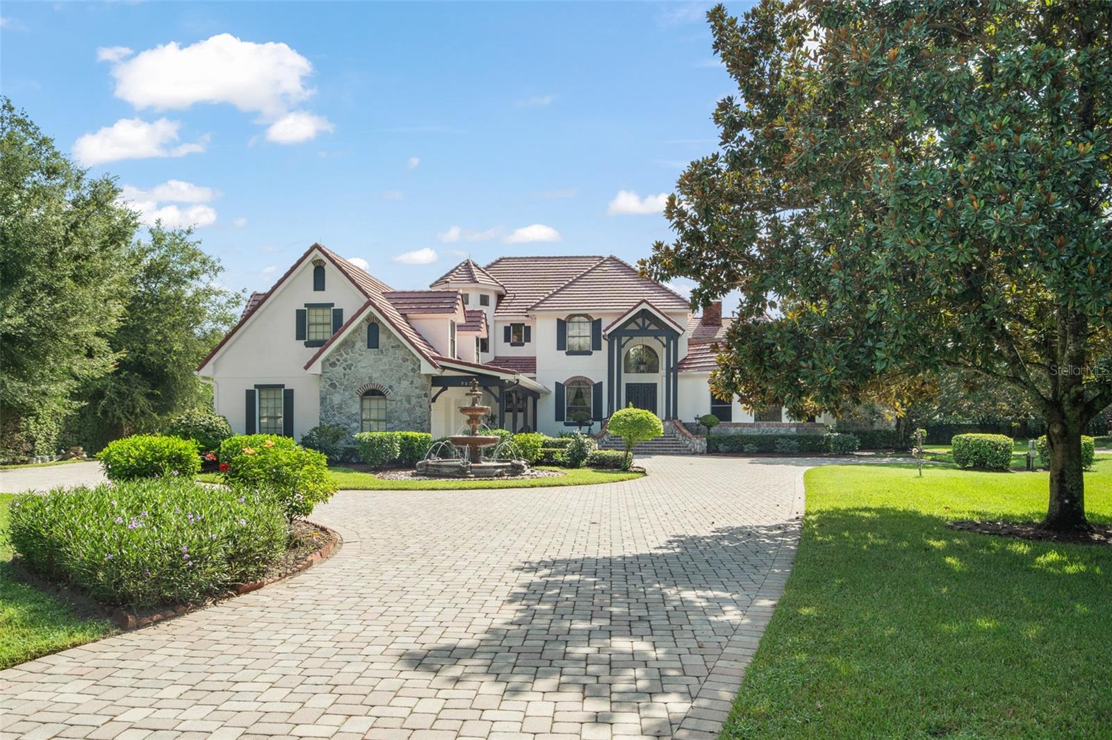 LAKE DOWN CREST - Residential