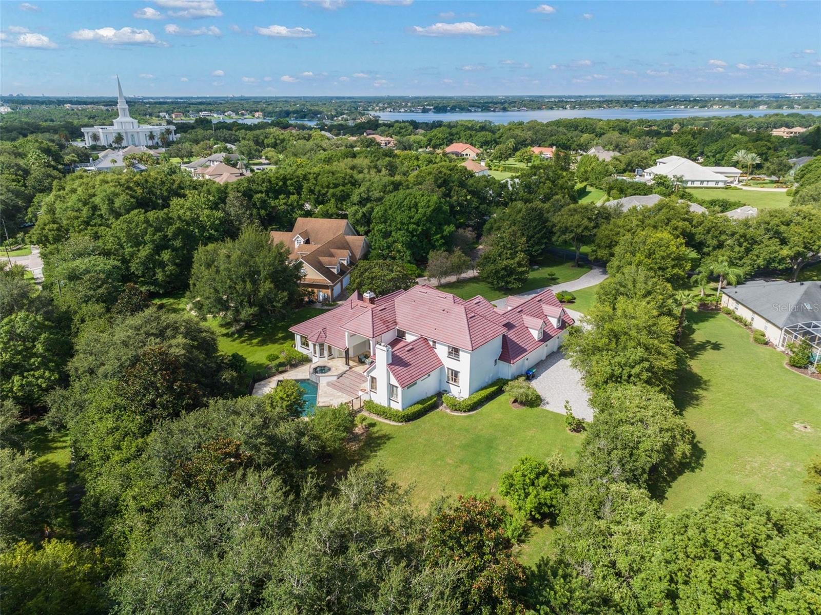 LAKE DOWN CREST - Residential