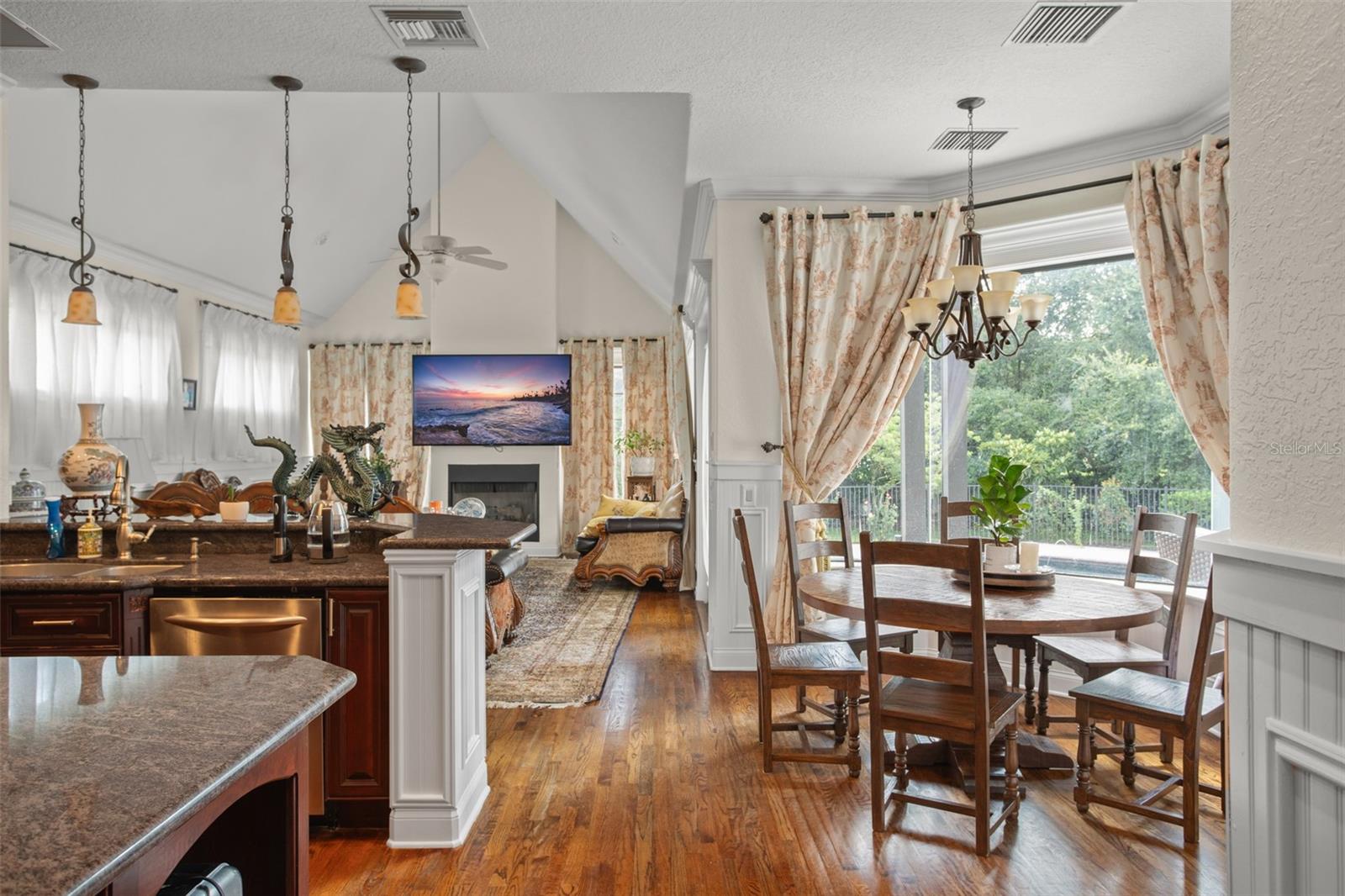 LAKE DOWN CREST - Residential