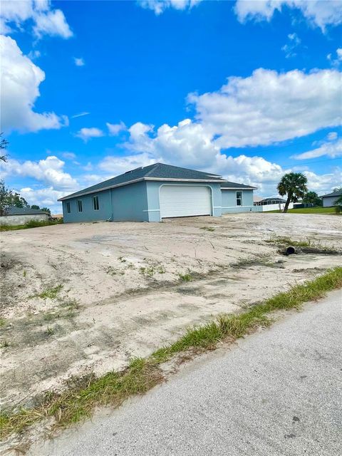 A home in PORT CHARLOTTE