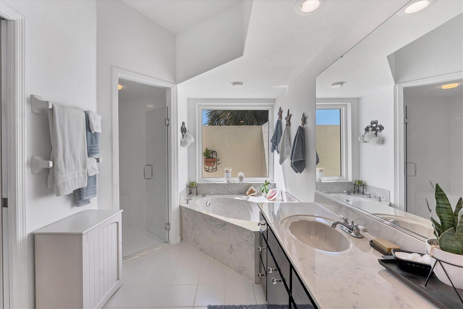 ROTONDA WEST PEBBLE BEACH - Residential