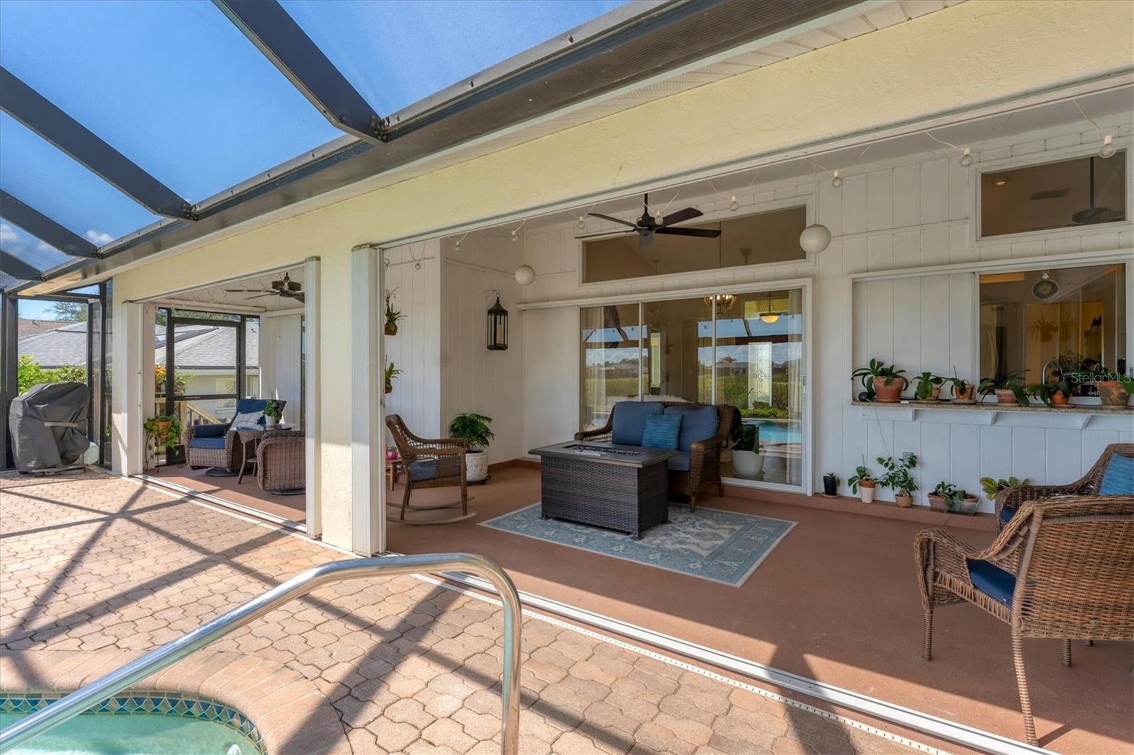 ROTONDA WEST PEBBLE BEACH - Residential