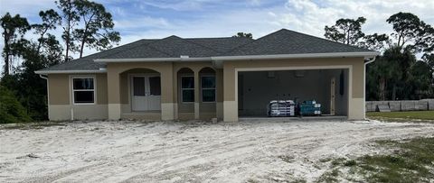 A home in PORT CHARLOTTE