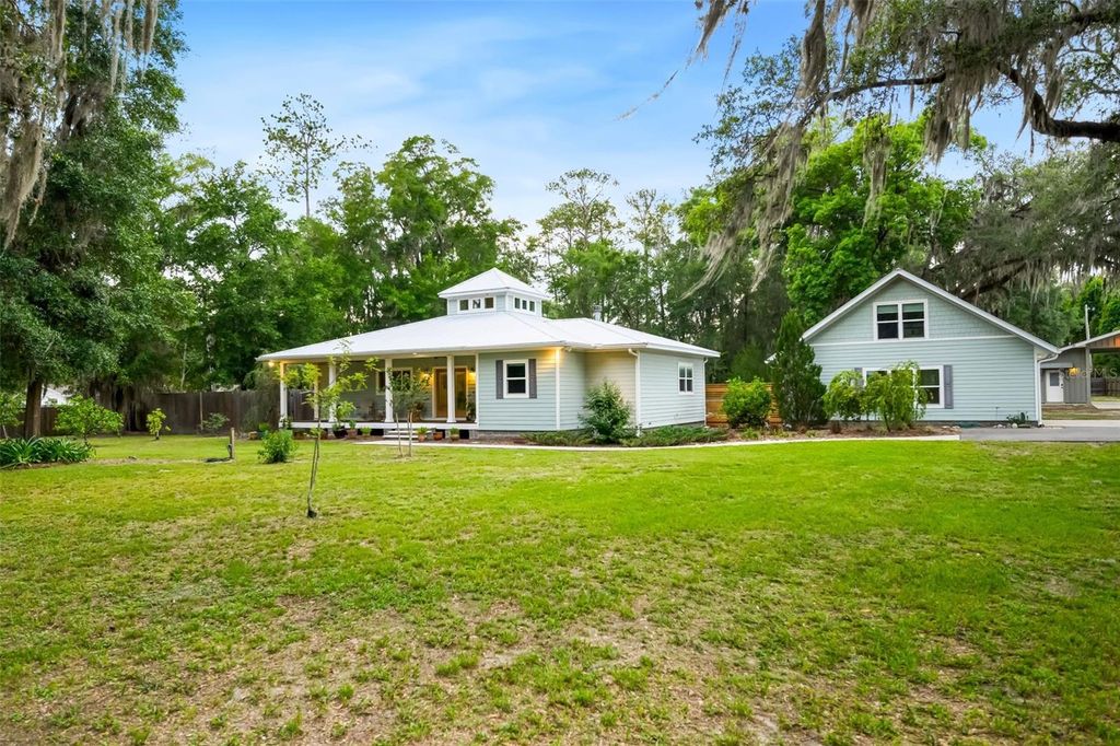 Photo of 2604 NW 31st Avenue, Gainesville, FL 32605 (MLS # GC540868)