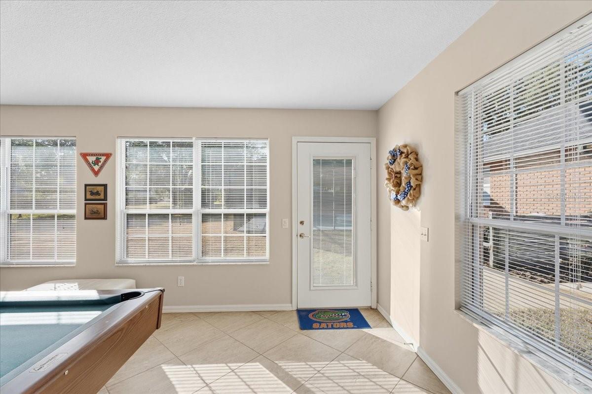 TWIN OAKS - Residential