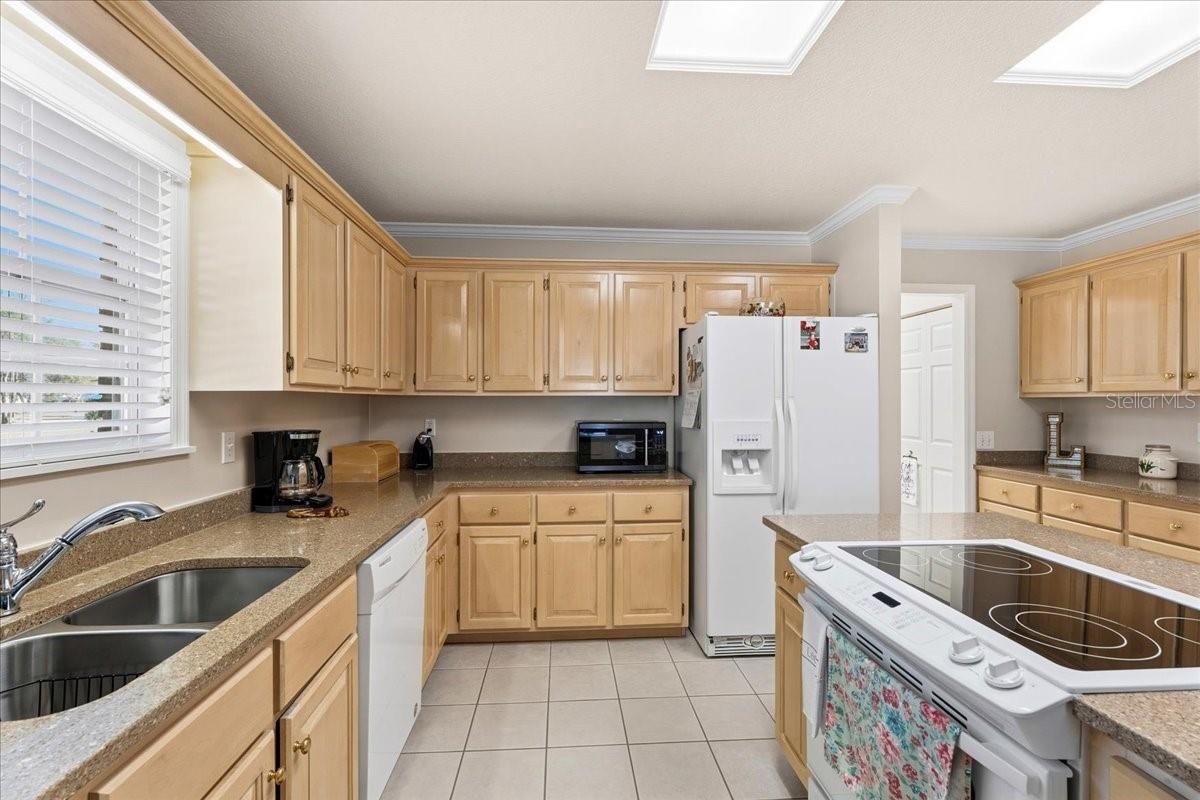 TWIN OAKS - Residential