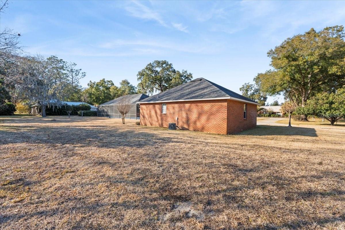 TWIN OAKS - Residential