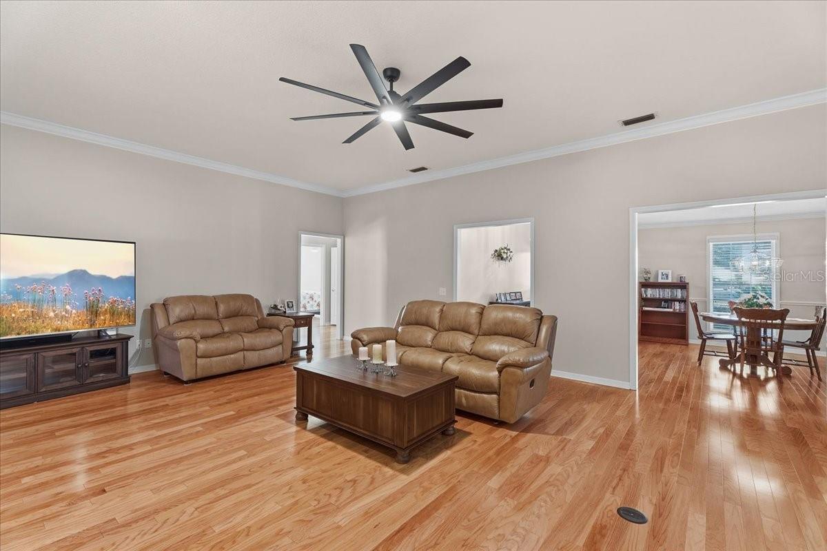 TWIN OAKS - Residential