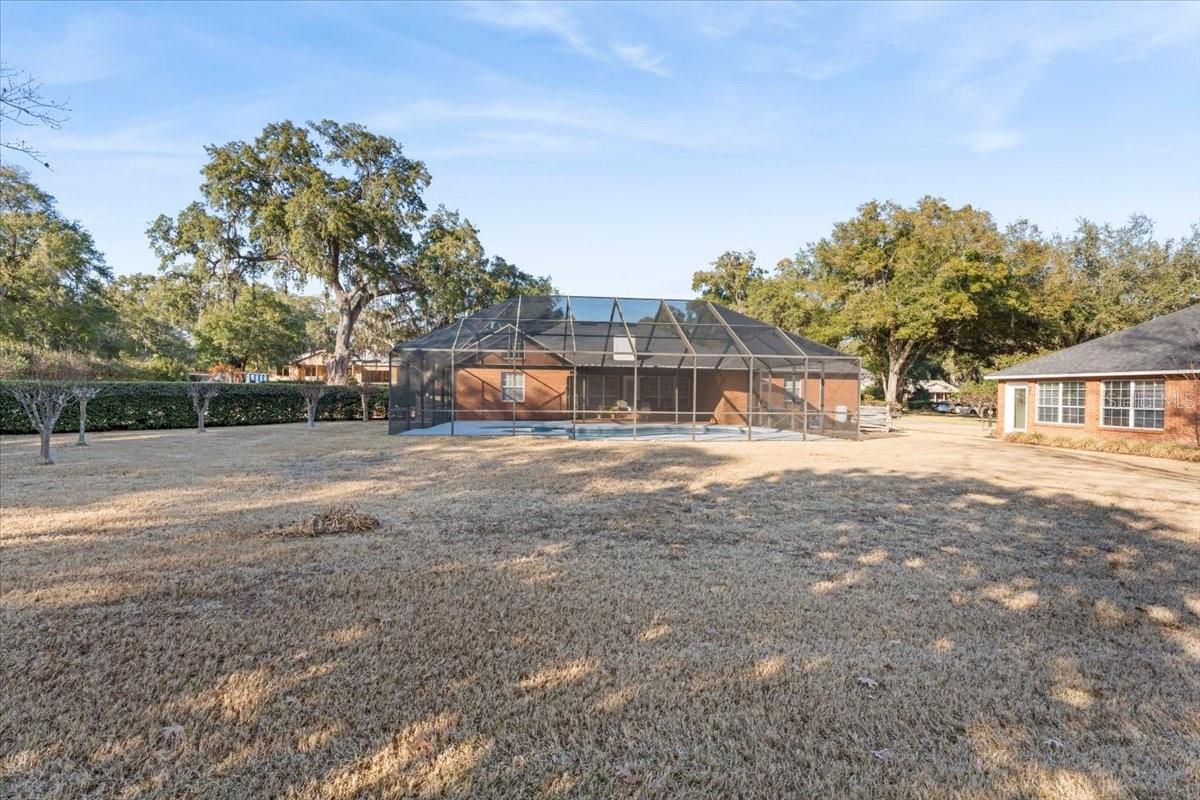 TWIN OAKS - Residential