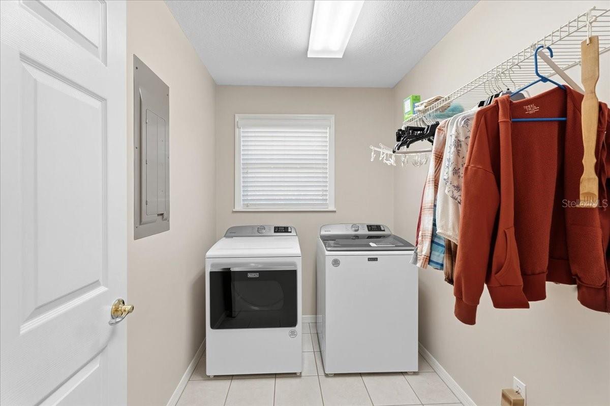 TWIN OAKS - Residential