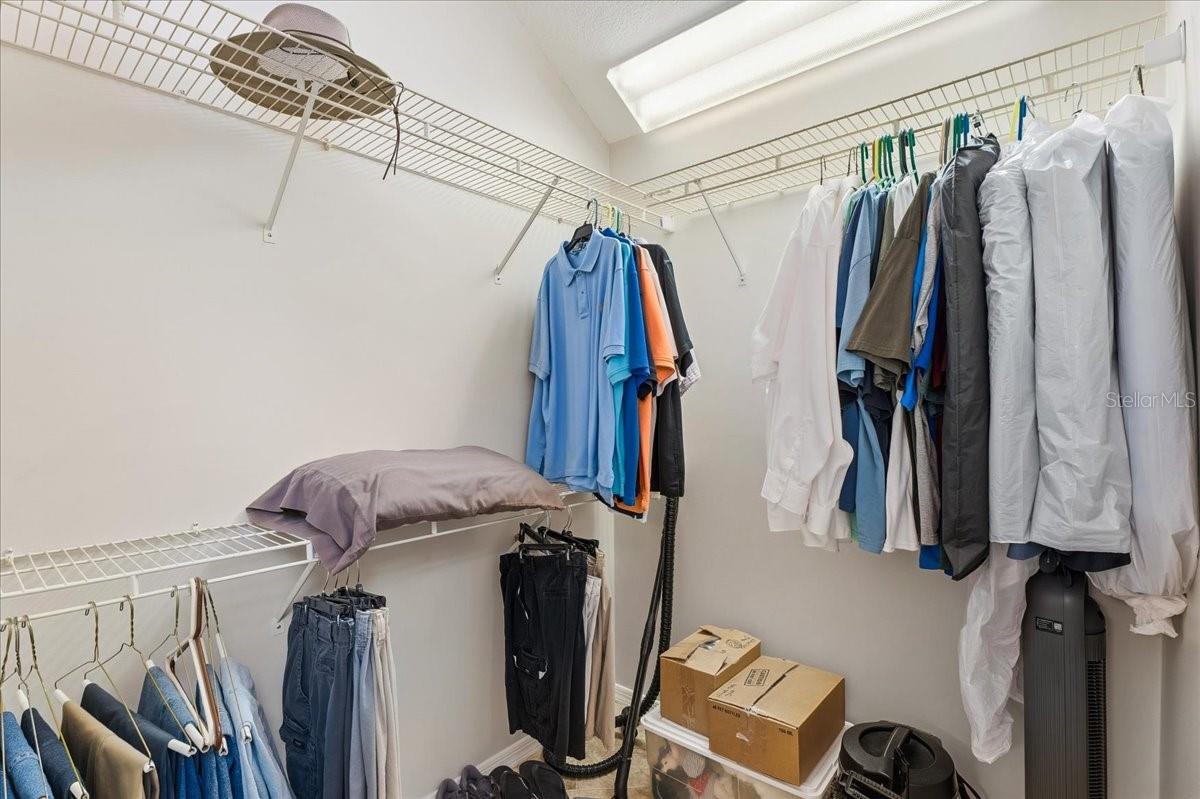 TWIN OAKS - Residential