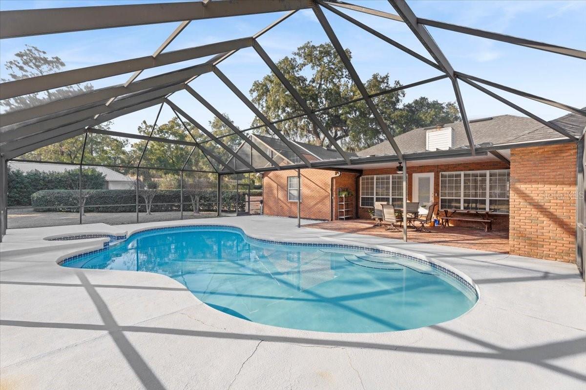 TWIN OAKS - Residential