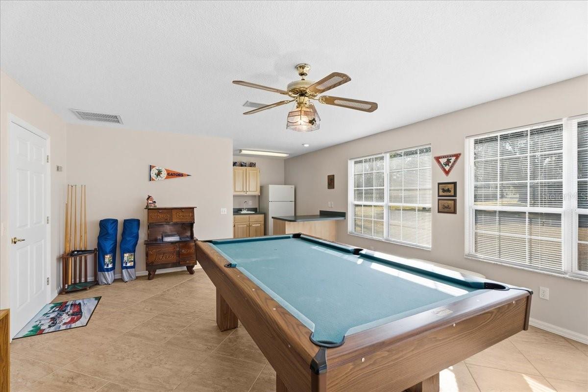 TWIN OAKS - Residential