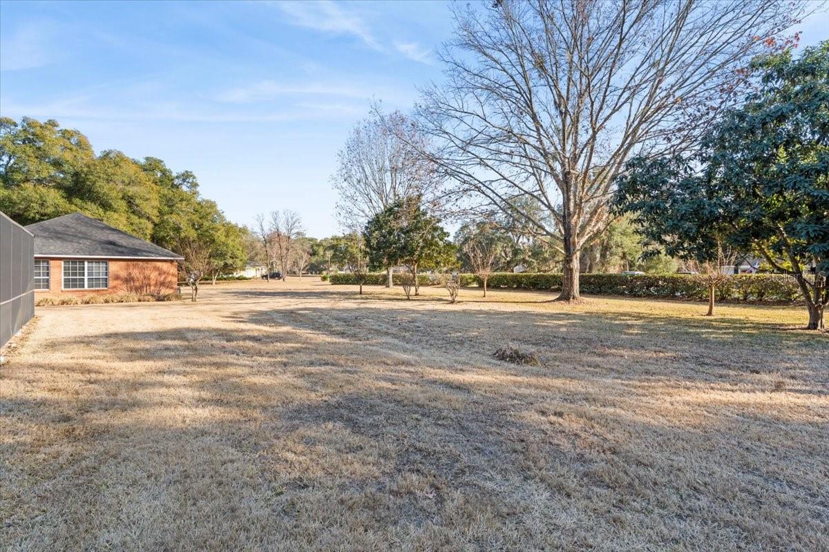 TWIN OAKS - Residential